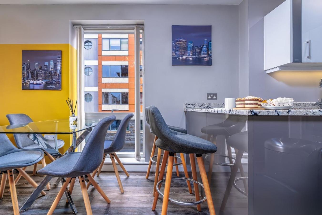 Iconic Garden Apt, Steps From City Centre & Cafes 브리스틀 외부 사진